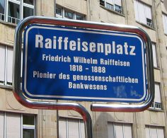 St. Gallen: Strassenschild Raiffeisenplatz
                        ausf�hrlich