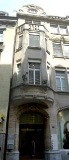 St. Gallen: Eckhaus Neugasse /
                          Multergasse "Haus zur Waage",
                          Panoramafoto