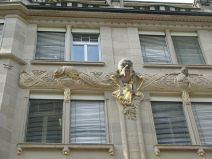 St. Gallen: Eckhaus Neugasse / Multergasse
                        "Haus zur Waage", Kopf 02