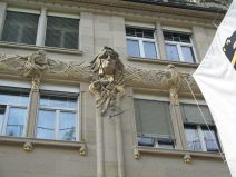St. Gallen: Eckhaus Neugasse / Multergasse
                        "Haus zur Waage", Kopf 04