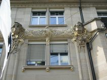 St. Gallen: Eckhaus Neugasse / Multergasse
                        "Haus zur Waage", Kopf 05