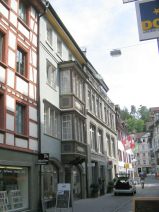 St. Gallen: Webergasse 19 mit grossem,
                          mehrstckigem Erker