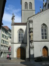 St. Gallen: Schmiedgasse, Kirchturm der St.
                        Laurenzenkirche 02