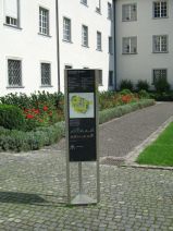 St. Gallen: Klosterhof,
                                Informationstafel am Osteingang
