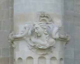 St. Gallen: Klosterkirche,
                                        Kirchenfassade, S�ulenkopf,
                                        Nahaufnahme