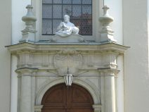 St. Gallen: Klosterkirche, Seitenfassade,
                        Erkerfigur