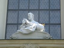 St. Gallen: Klosterkirche, Seitenfassade,
                        Erkerfigur, Nahaufnahme