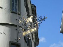 St. Gallen: Kugelgasse, Hausschild
                        Bierfalken vom Haus "zum Bierfalken",
                        ehemals "zum Falken"