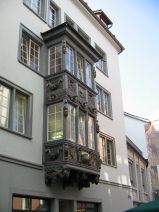 St. Gallen: Kugelgasse 8,
                                  Holzerker, Totalaufnahme