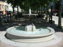 Winterthur: Holderplatz, Brunnen, Totale