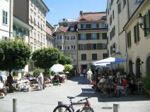Winterthur: Spitalgasse, Strassencaf�s und
                        Flohmarktst�nde mit Kopftuchterror