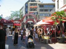 Winterthur: Untertor, Eingangstor aus
                        Metallstangen