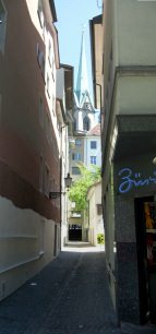 Preyer's Alley with the church steeple of
                Preacher's Church, panorama photo