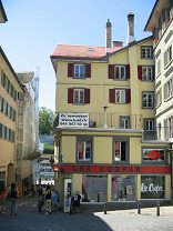 There are flats to be rent at www.held.ch,
                        only depends what they cost...