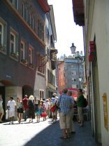Zurich, Marktgasse (Market Alley) with
                        guild hall "zur Schmieden" (Smithery
                        guild hall), (orig.: "Zunfthaus zur
                        Schmiden")