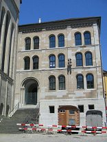 Zurich, Great Cathedral Square,
                                school building of the cathedral 01