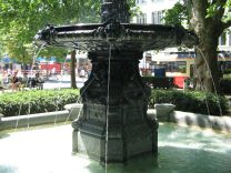 Stadelhofen fountain 02, lower part of the
                        column
