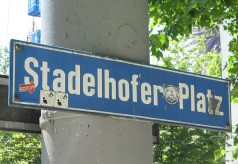 Road sign "Stadelhoferplatz"
                        ("Stadelhofen Square")
