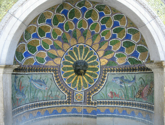Zurich General-Guisan-Quai (General Guisan
                      Quay), fountain, panorama photo