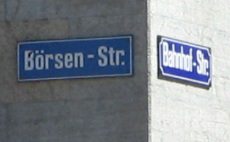 Strassenschilder an der Ecke Bahnhofstrasse
                        / B�rsenstrasse