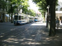 Z�rich Bahnhofstrasse, Lindenallee mit
                        Trams Nr. 2 und Nr. 9