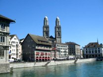 Zurich, Rathausbr�cke (Town Hall Bridge),
                        sight of Great Cathedral