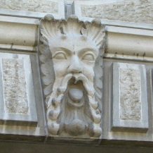 Zurich, Schipfe, head in relief form on the
                        house