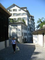 Zurich Schipfe, now the path is going
                        downwards