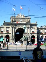 Zurich Main Station, zoom of the main
                        entrance of today