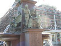 Alfred Escher Fountain, sculptures at the
                        column 04