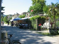 Zurich, Kloster-Fahr-Weg (Fahr Monastery
                        Way), Letten Cafe