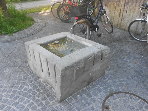 Brunnen in Wetzikon hinter dem Bahnhof Brunnen in Wetzikon hinter dem Bahnhof