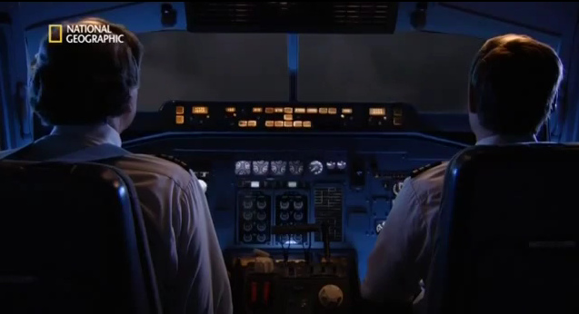 Flugkapit�n
                Lutz und Copilot L�hrer beim Landungsversuch von
                Crossair 3597 im Nebel ohne Sicht