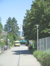 Muttenz: Hhenwartweg, Sicht auf den
                        geringelten Kamin 01