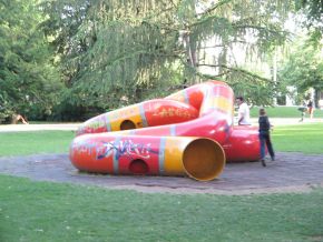 Basel Schtzenmattpark,
                                Spielschlange mit Kindern 02