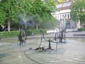 Basel, Tinguelybrunnen, Figuren 01