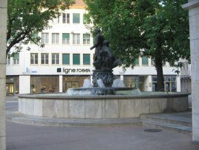Basel, der Zschokke-Brunnen beim Kunstmuseum
                      02