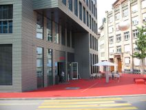St. Gallen: Kreuzung Gartenstrasse /
                        Schreinerstrasse mit rotem Belag 01