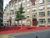 St. Gallen: Kreuzung Gartenstrasse /
                        Schreinerstrasse mit rotem Belag 02