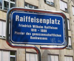 St. Gallen: Strassenschild Raiffeisenplatz
                        ausfhrlich