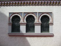 St. Gallen: Frongartenstrasse, Synagoge,
                        Fenster mit Schmuckfassade