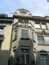 St. Gallen: Eckhaus Neugasse / Multergasse
                        "Haus zur Waage", Erker 01 oberer
                        Teil