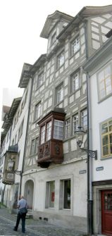 St. Gallen: Gallusstrasse 30, Riegelhaus
                          mit Holzerker, Panoramafoto