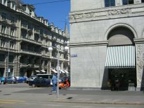 Zurich, corner Bahnhofstrasse /
                        Brsenstrasse (Station Street / Stock Exchange
                        Street)