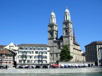 Zurich, Whre (Water channels), frontal
                        sight of the Great Cathedral