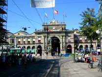 Zurich
                        Main Station, the main entrance of today