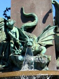 Alfred Escher Fountain, sculptures at the
                        column 03