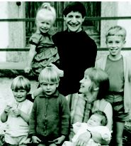 Dimitri avec sa femme Gunda et 5 enfants