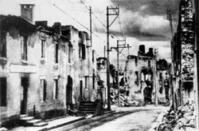 Oradour-sur-Gl�ne, abgebrannter
                          Strassenzug