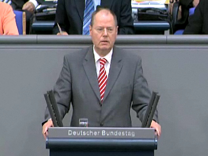Peer Steinbrck im
                        Bundestag bei seiner Rede gegen die Anstiftung
                        zur Steuerhinterziehung durch die Schweiz und
                        Liechtenstein (06)